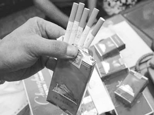 江蘇一小鎮(zhèn)1個月招待用中華煙2789包(組圖)