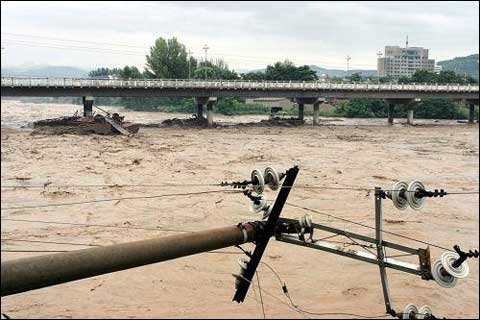 甘肅隴南暴雨10人遇難 已啟動(dòng)Ⅲ級(jí)自然災(zāi)害救助應(yīng)急