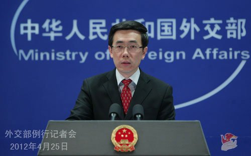 2012年4月25日,外交部發(fā)言人劉為民主持例行記者會。