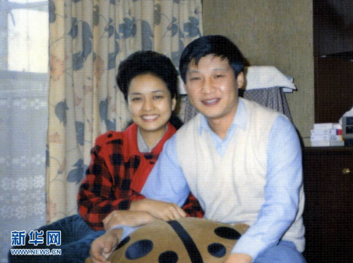 這是1989年9月,習近平和彭麗媛合影。