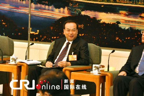 重慶代表團(tuán)回應(yīng)薄熙來案:目前正在依法審理