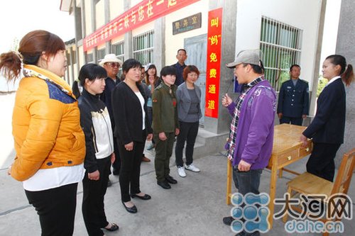 河南一景區(qū)“叫媽可免費(fèi)” 一男子帶去五個(gè)媽