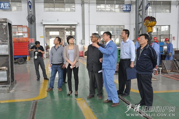 在鍛壓機(jī)床公司考察