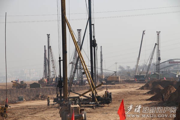 寶蘭客專協(xié)調(diào)保障施工現(xiàn)場0.JPG