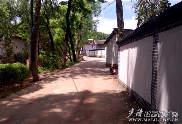 美麗鄉(xiāng)村建設道路硬化.jpg 美麗鄉(xiāng)村建設道路硬化.jpg