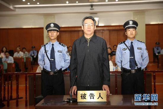 11個(gè)月落馬高官近40人 透視波瀾壯闊的反腐2014