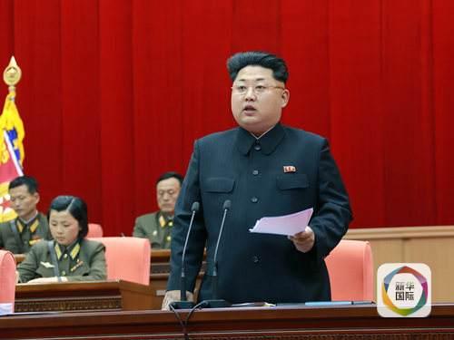 原文配圖:朝中社26日報道,朝鮮最高領(lǐng)導(dǎo)人金正恩25日在平壤舉行的的第四次老兵大會上發(fā)表演講,向朝鮮人民軍烈士和中國人民志愿軍烈士表達(dá)崇高敬意。