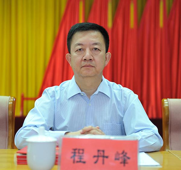 張家界原副市長(zhǎng)明受審 涉利用岳父蘇榮影響力受賄